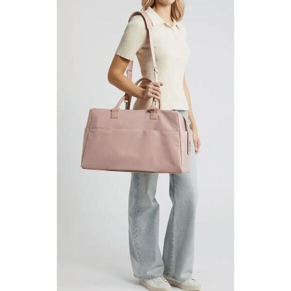 BEIS Handbags - NWT BEIS Commuter Duffle Bag in Atlas Pink